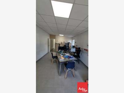 AV local 109m² à Saint-Georges-lès-Baillargeaux