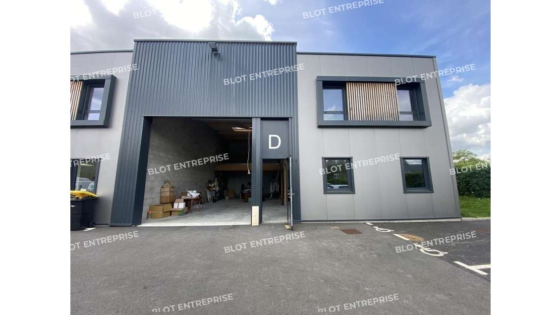 À VENDRE / À LOUER - CELLULE D'ACTIVITES - 274 m²