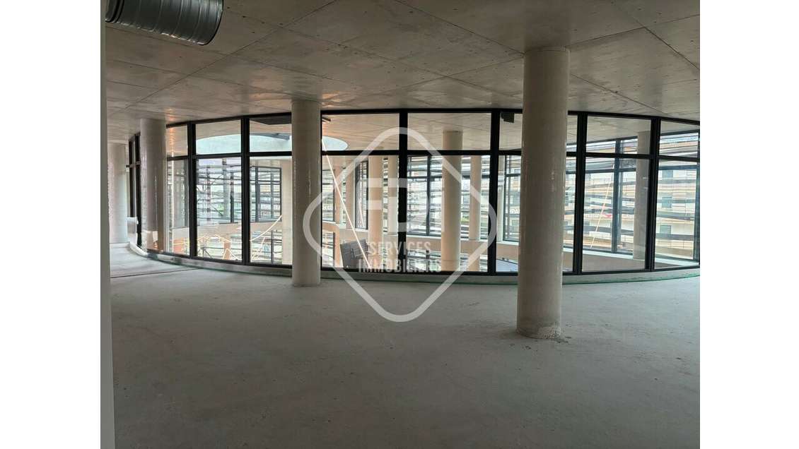 LOCAL COMMERCIAL A LA VENTE - ST JEAN DE VEDAS