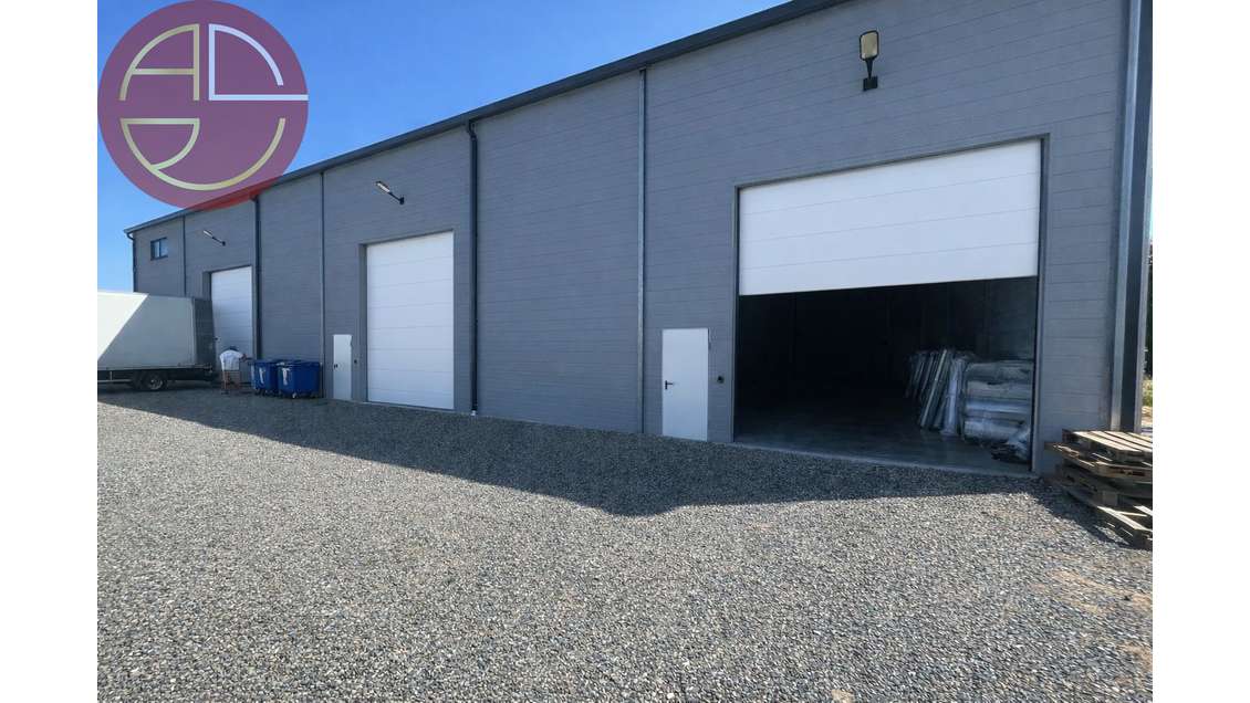 A vendre entrepôt 871m² sur 3700m² à Saint-Jory