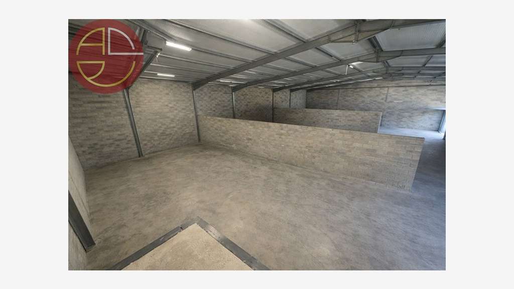A vendre entrepôt 871m² terrain 3070m² à St Jory