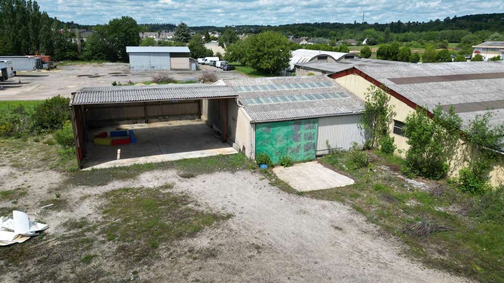 AV Bâtiment de 2596m² à St-Lubin-des-Joncherets