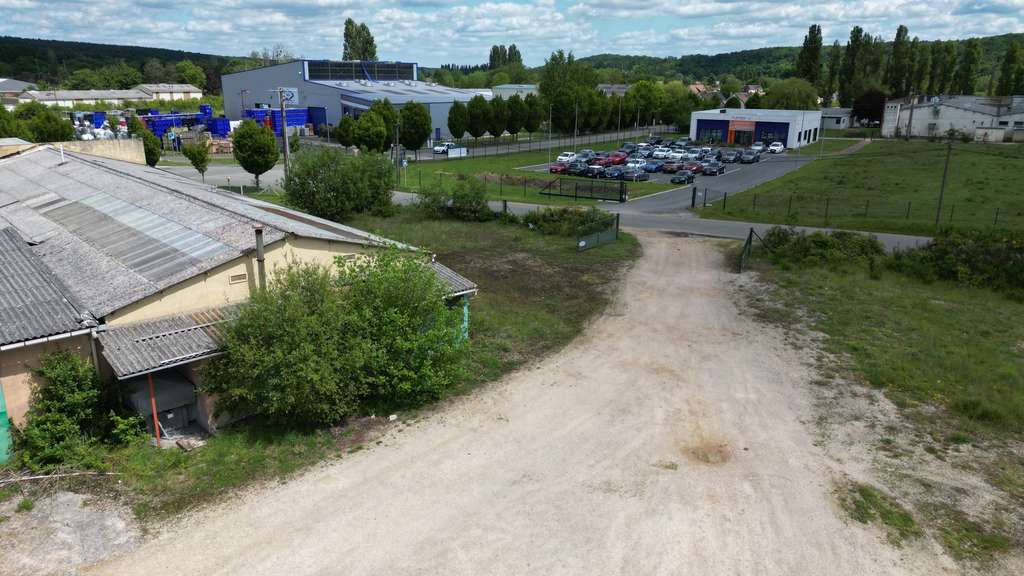AV Bâtiment de 2596m² à St-Lubin-des-Joncherets