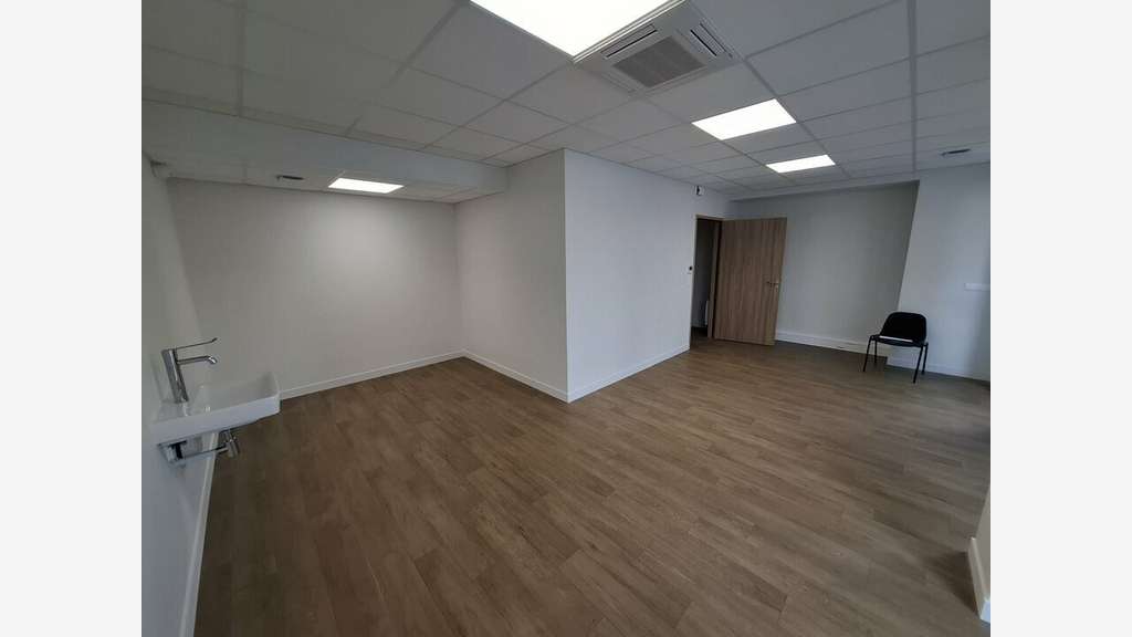 Local professionnel de 27m² à vendre à Saint Malo