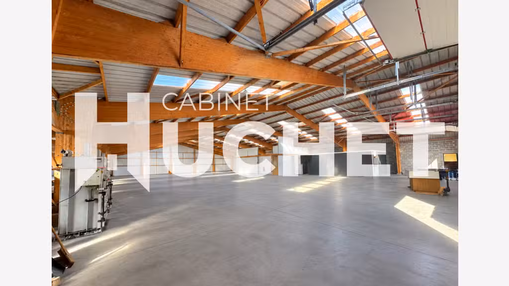 AV local activité 3 000m² Saint-Martin-des-Entrées