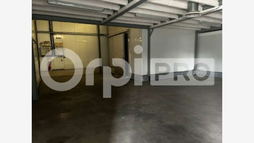 A vendre local d'activité 384m² ZAC de St-Maximin