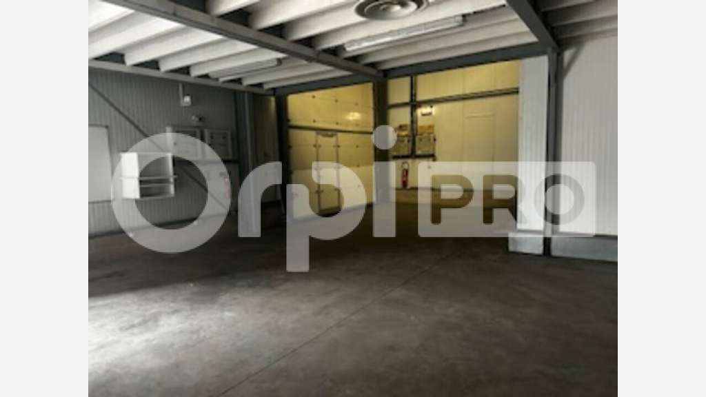 A vendre local d'activité 384m² ZAC de St-Maximin