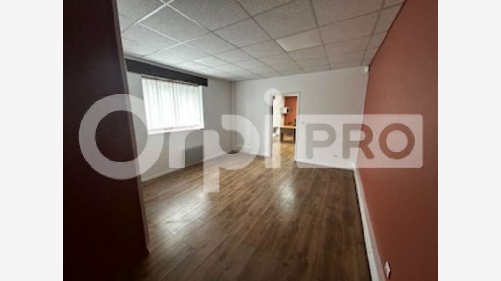 A vendre local d'activité 384m² ZAC de St-Maximin