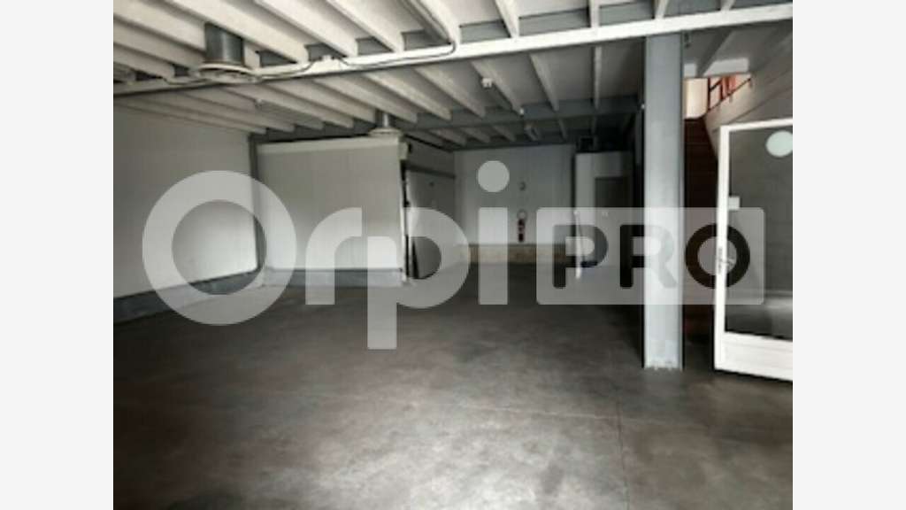 A vendre local d'activité 384m² ZAC de St-Maximin