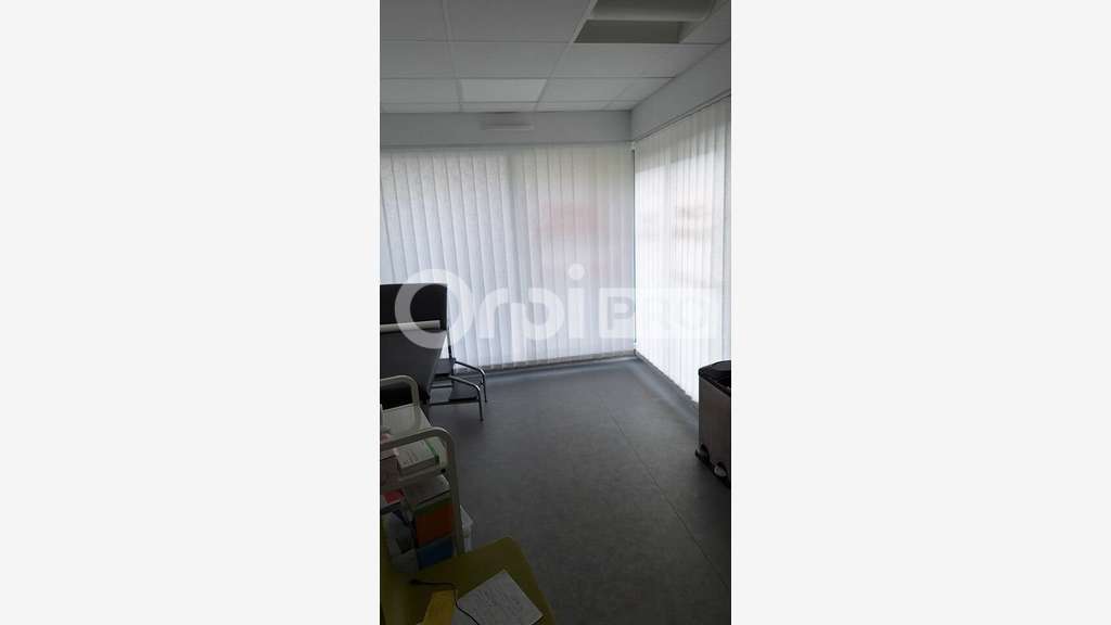 AV local 80m² bon emplacement à Saint Nazaire