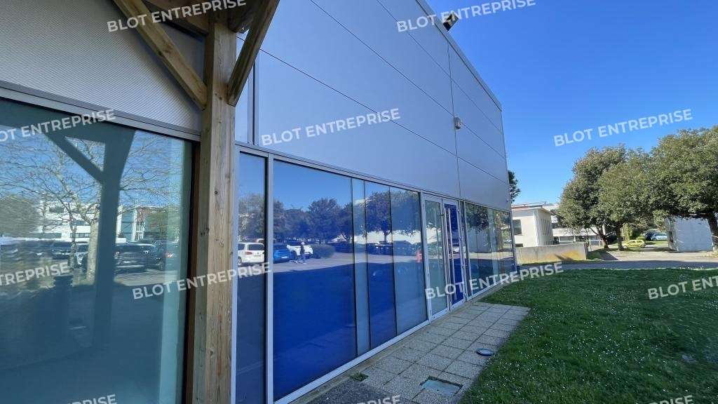 À vendre local loisirs de 1 469m² à Saint Nazaire