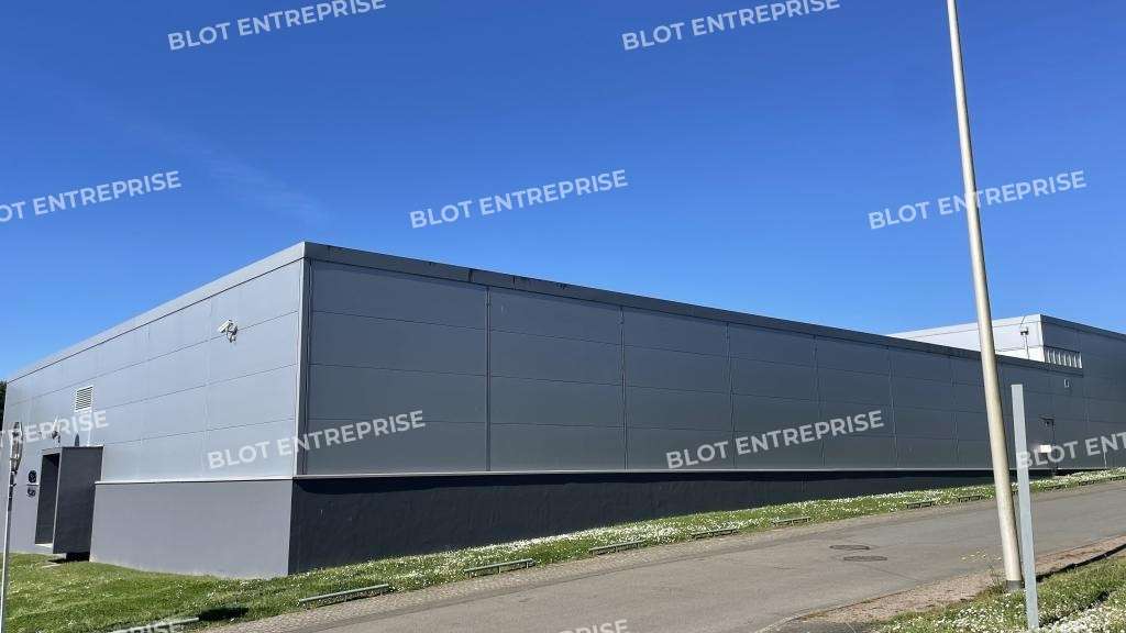 À vendre local loisirs de 1 469m² à Saint Nazaire