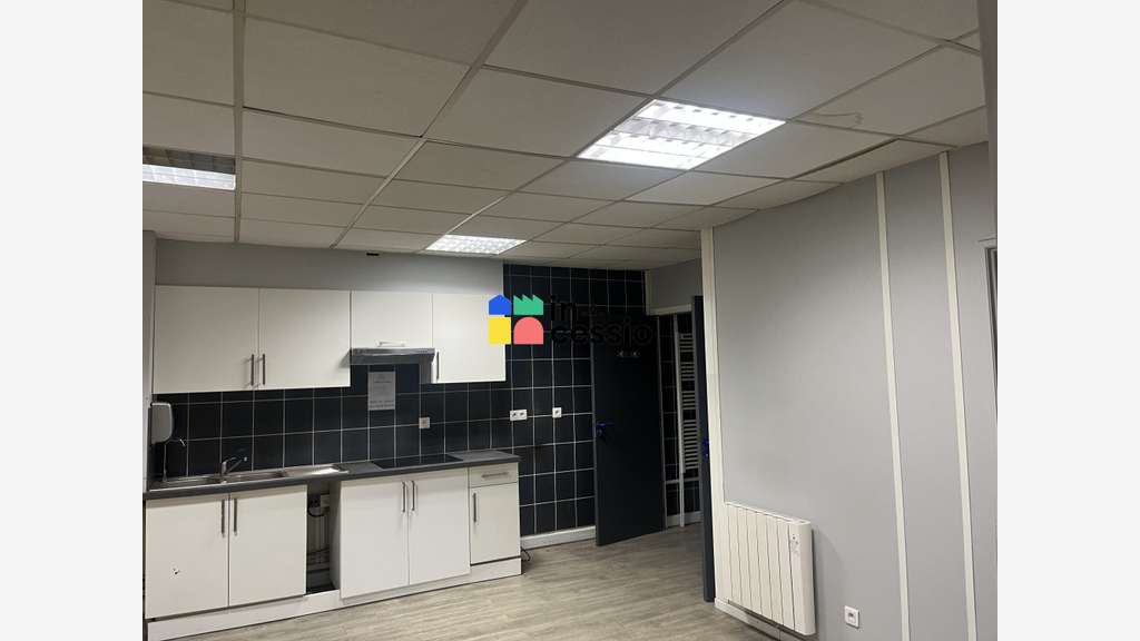 A louer local d'activité 600m² ZI St Pavace