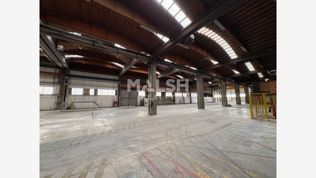 Local d'activités indépendant de 3 750 m² équipé d