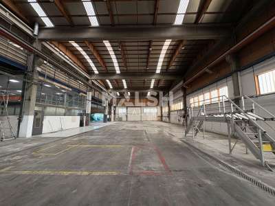 Local d'activités indépendant de 3 750 m² équipé d