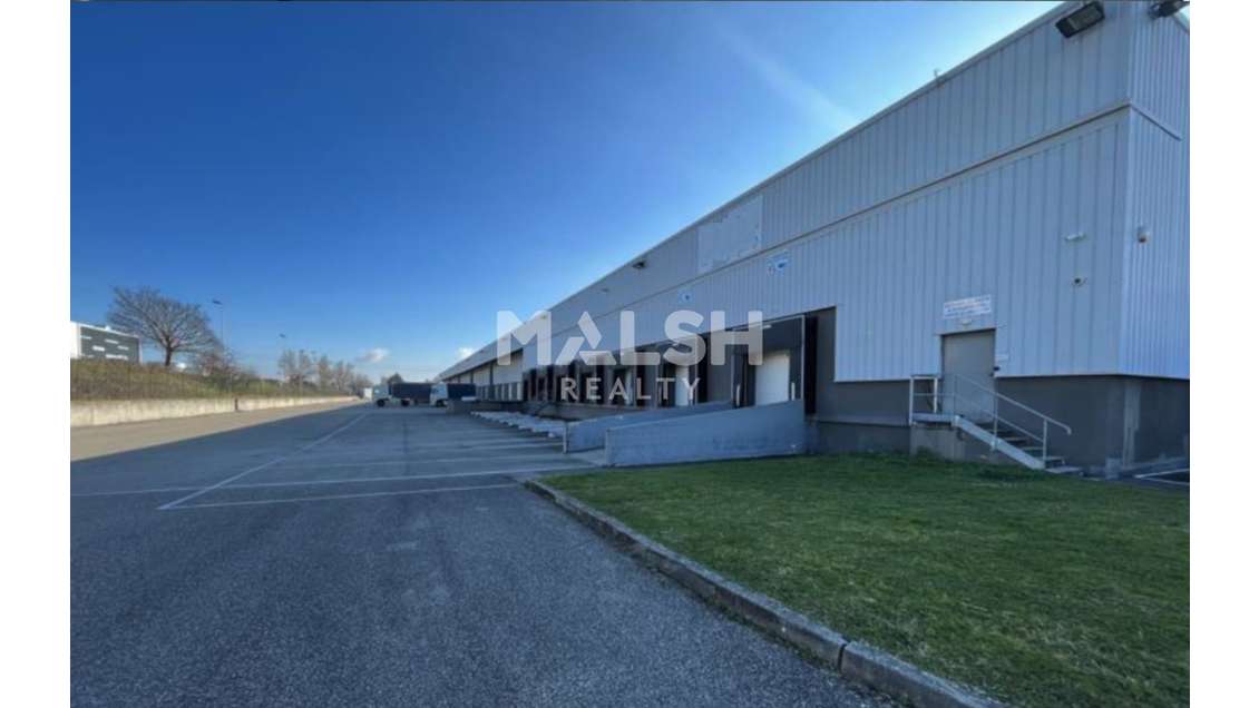 Entrepôt logistique actuellement loué à SAINT QUEN