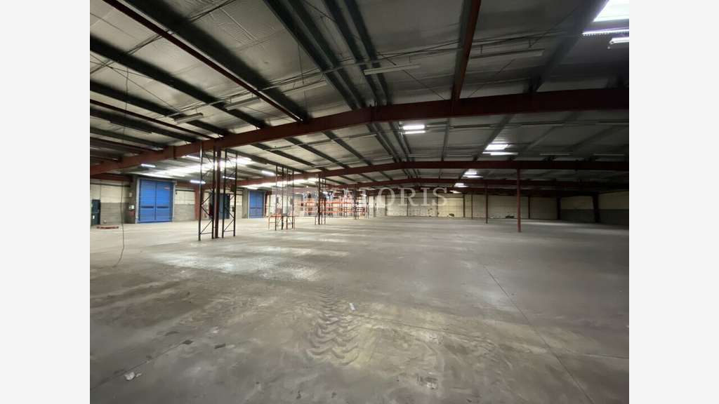 Vente bâtiment 2927m² à Saint-Quentin-Fallavier
