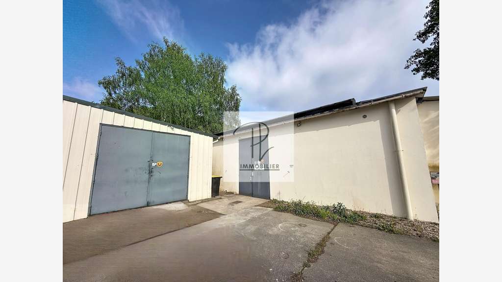 Local industriel 200m² sur 1138m² à Saint-Saëns