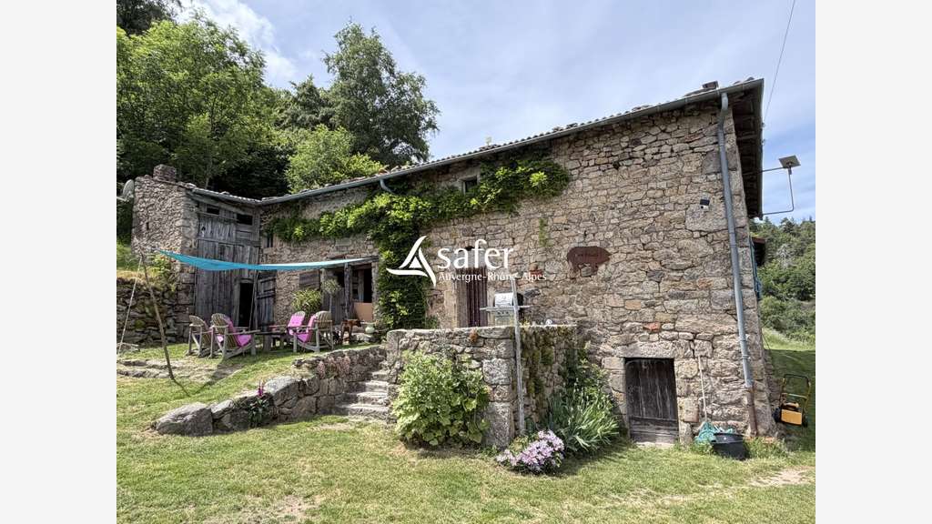 Vente ancienne ferme à Saint-Symphorien-de-Mahun