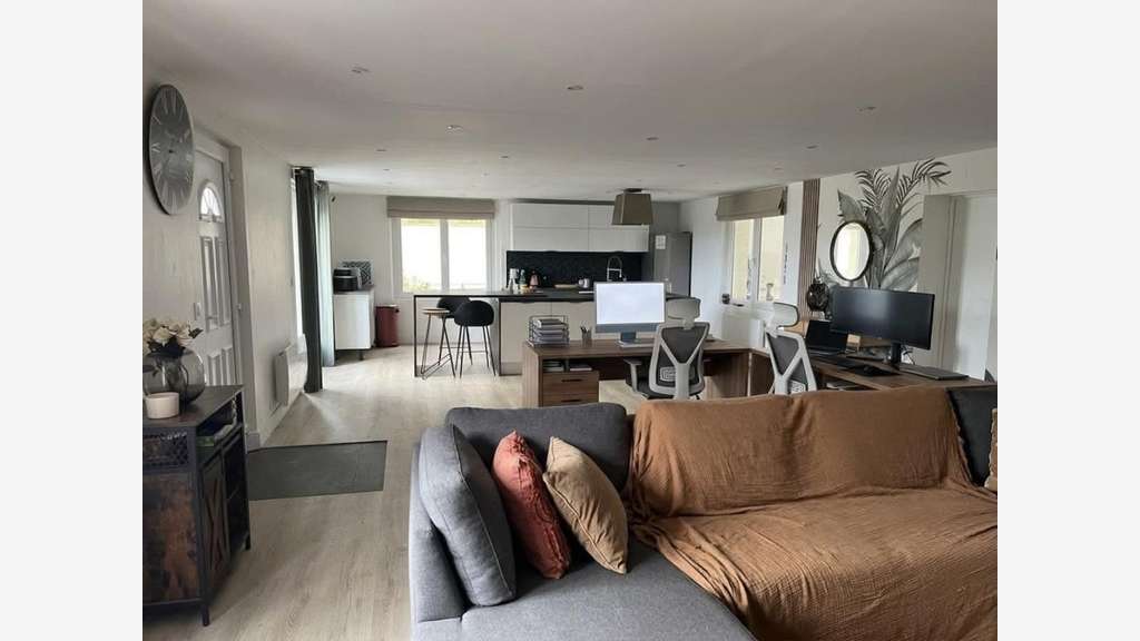 BARBERY - Local d'activité + Appartement 405 m²