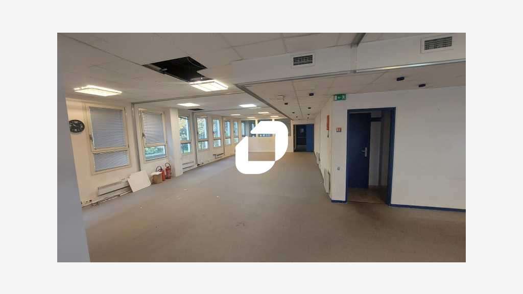 Vente Local d'activité 302m² Sevres