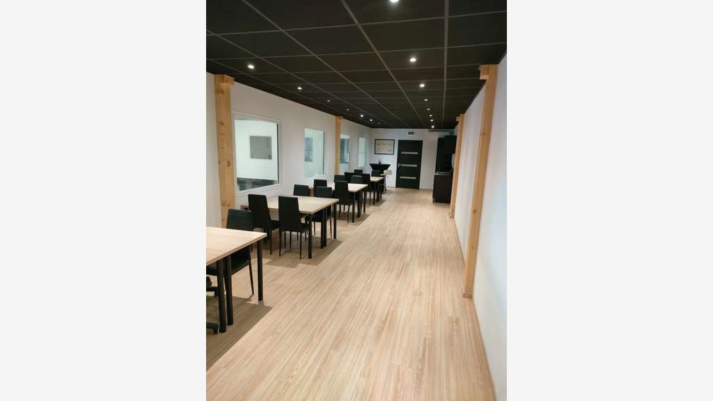 Vente local d'activité premium 1050m² ZA de Signes
