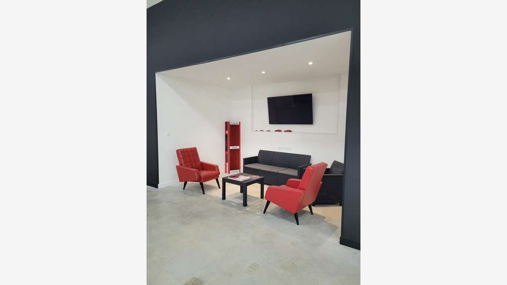 Vente local d'activité premium 1050m² ZA de Signes