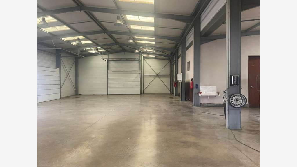 Vente bâtiment 1165m² Parc du plateau de Signes