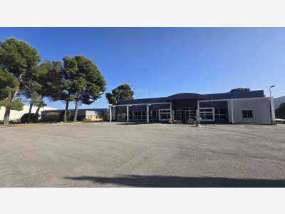 Vente bâtiment 1165m² Parc du plateau de Signes