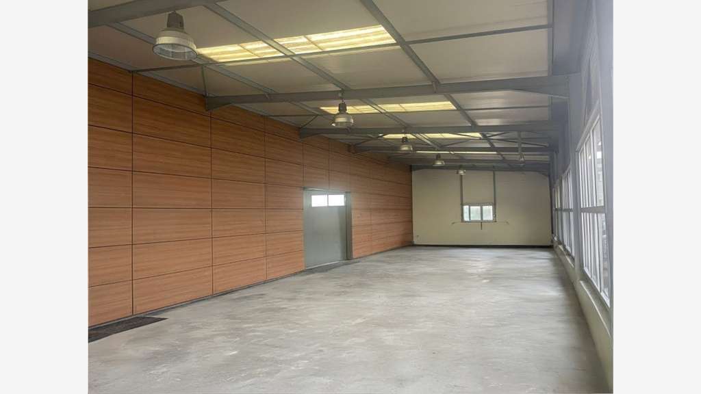 Vente bâtiment 1165m² Parc du plateau de Signes