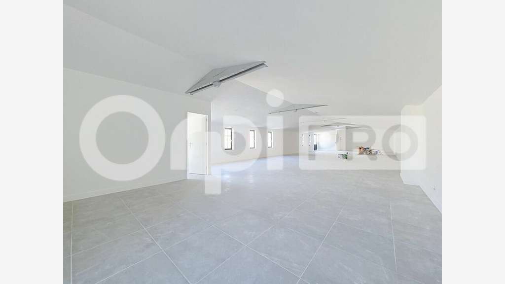 Local d'activité de 180m² à vendre à Soissons