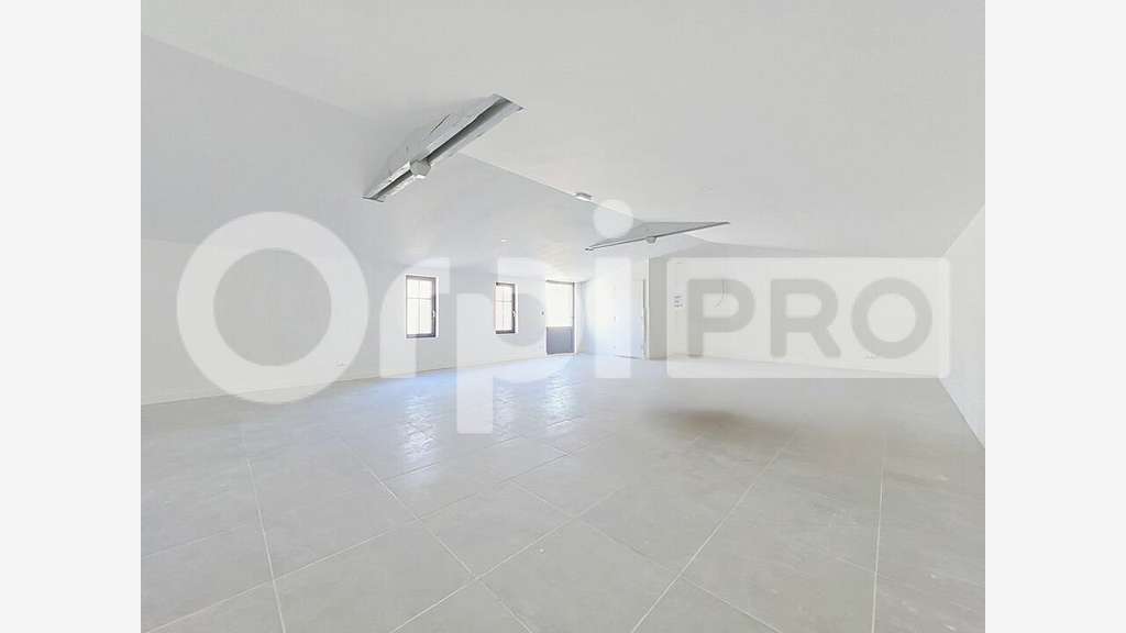 Local d'activité de 180m² à vendre à Soissons