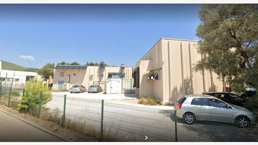 Vente local atelier bureau de 850m² à Solliès-Pont