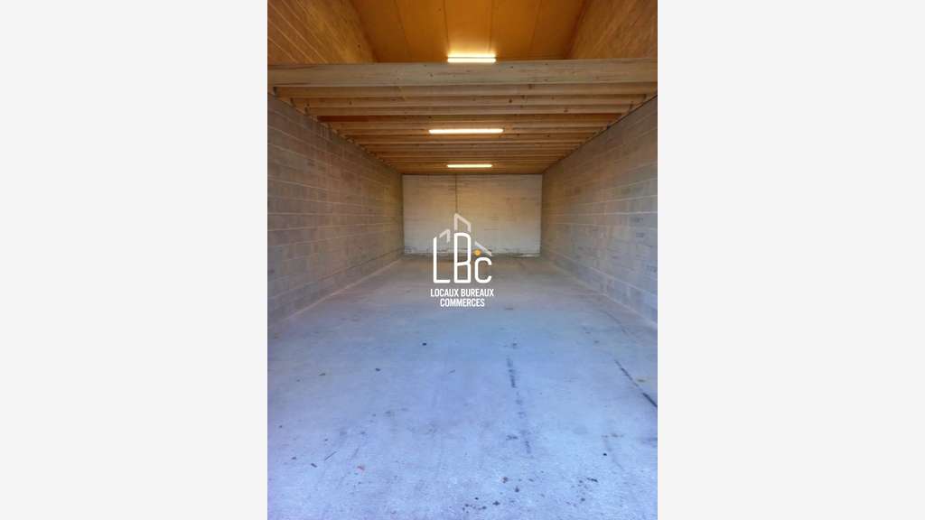 AV local multi activités 145m² à Sucé-sur-Erdre