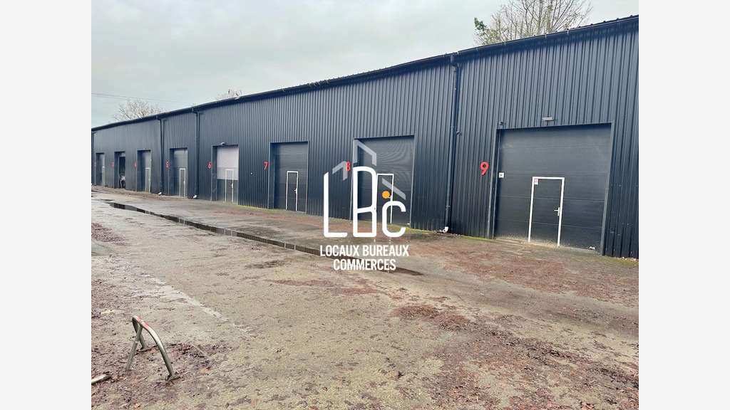 Sucé sur Erdre - Local professionnel 290 m² à ve