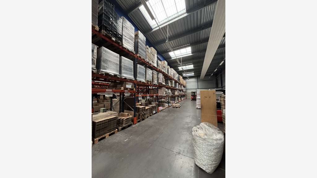 A VENDRE BATIMENT INDUSTRIEL / LOGISTIQUE