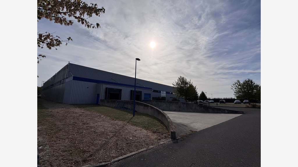 AV bâtiment industriel 4200m² Sylvains-les-Moulins