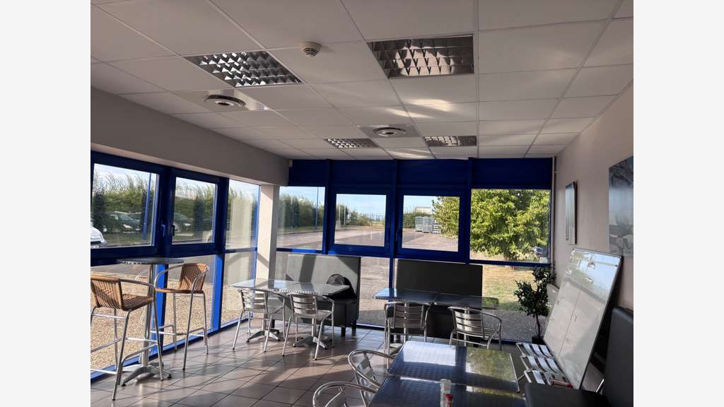 AV bâtiment industriel 4200m² Sylvains-les-Moulins