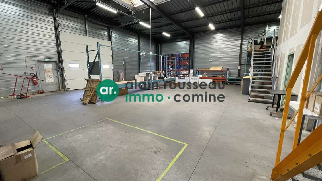 AV 1200m² de bâti sur 1 800m² de terrain à Tiercé