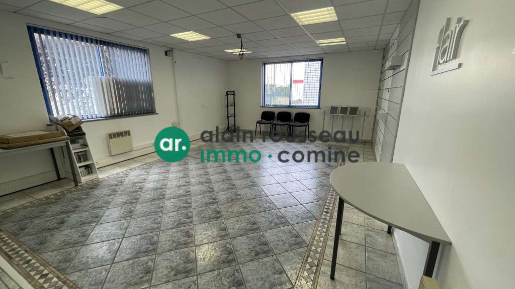 AV 1200m² de bâti sur 1 800m² de terrain à Tiercé