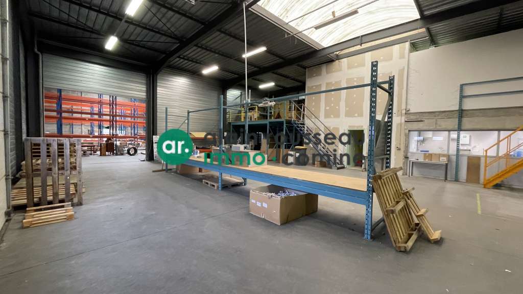 AV 1200m² de bâti sur 1 800m² de terrain à Tiercé