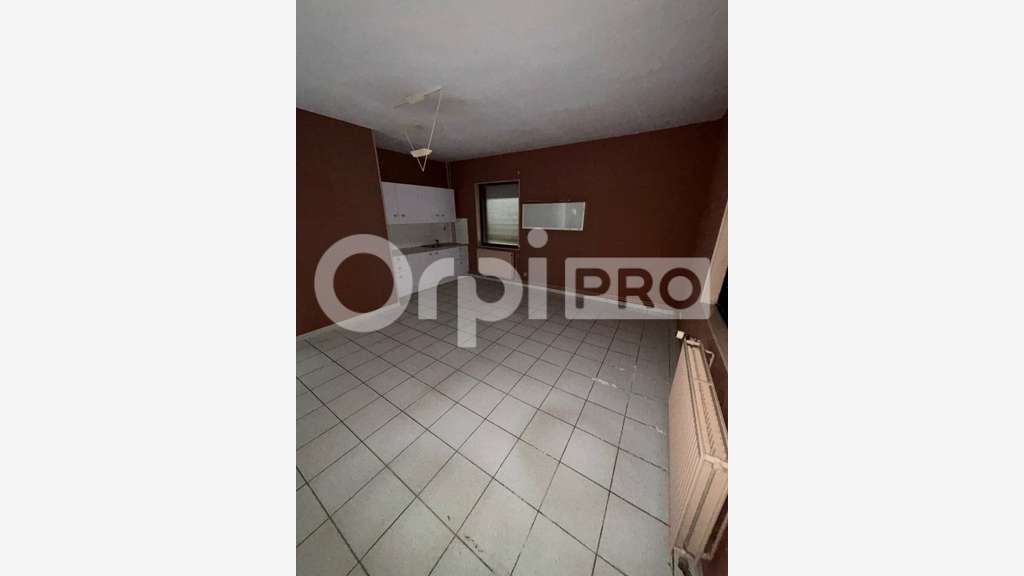 Local professionnel 469m² à vendre à Tincques