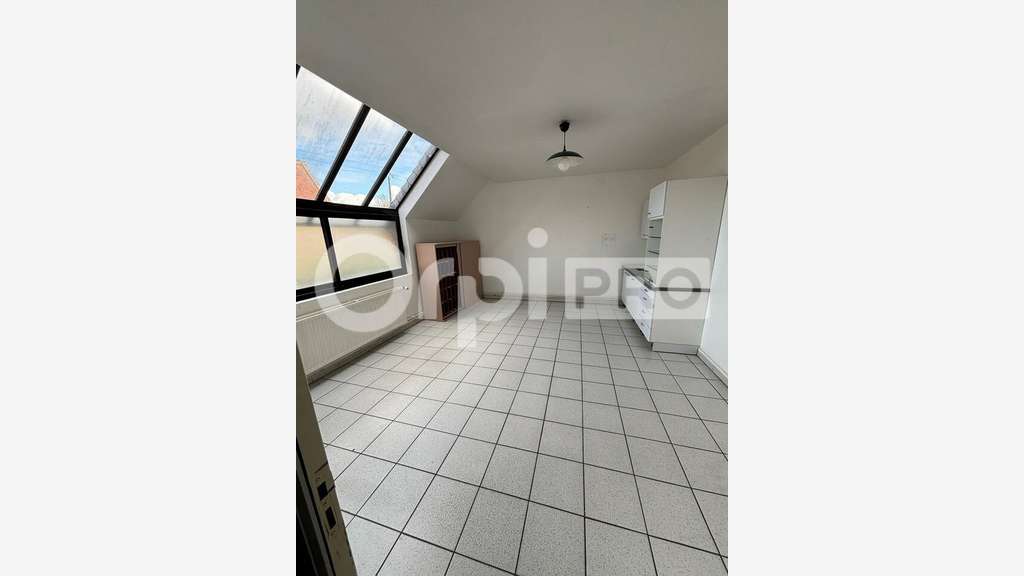 Local professionnel 469m² à vendre à Tincques