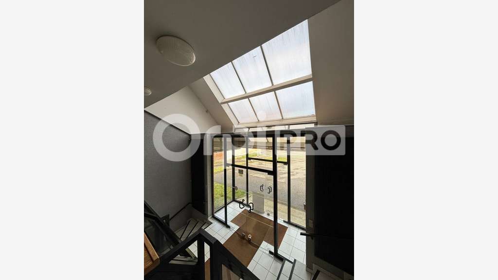 Local professionnel 469m² à vendre à Tincques