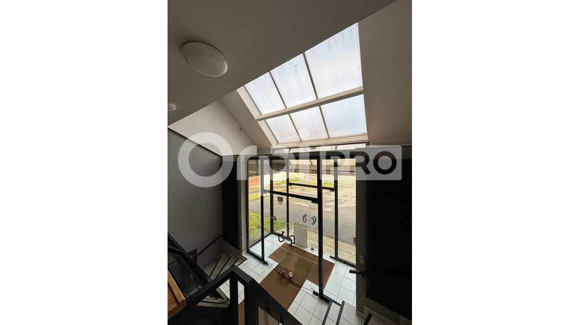 Local professionnel 469m² à vendre à Tincques