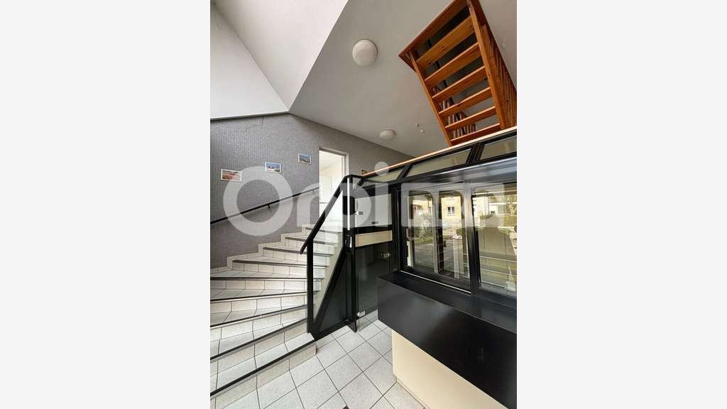 Local professionnel 469m² à vendre à Tincques