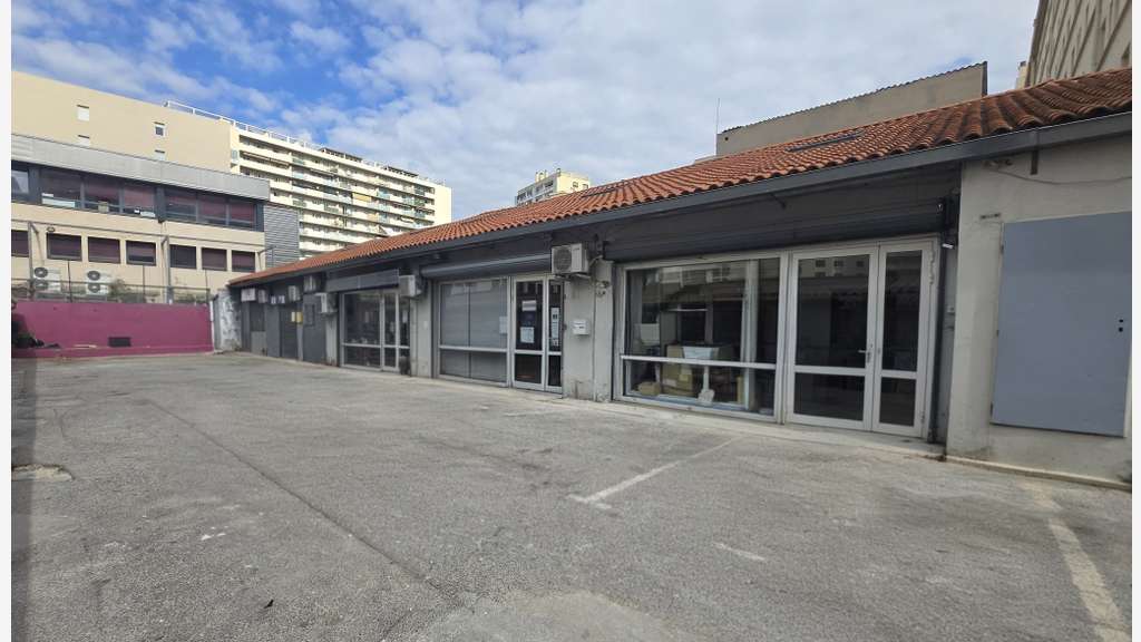 Vente locaux loués 438m² à Toulon Est
