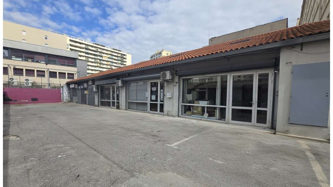 Locaux loués - Toulon - 438 m²
