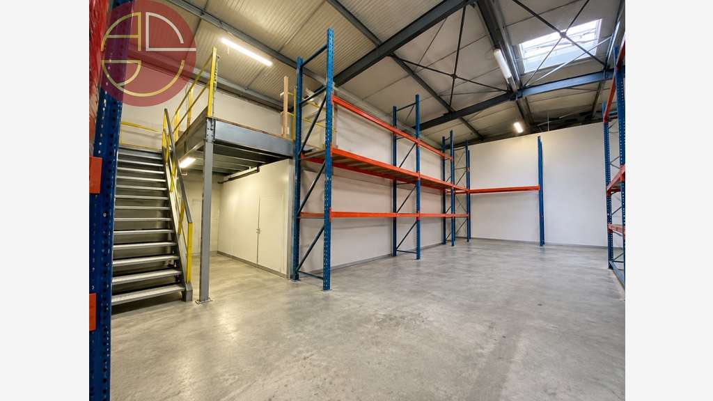 AV entrepôt 710m² à Toulouse zone de Sesquières