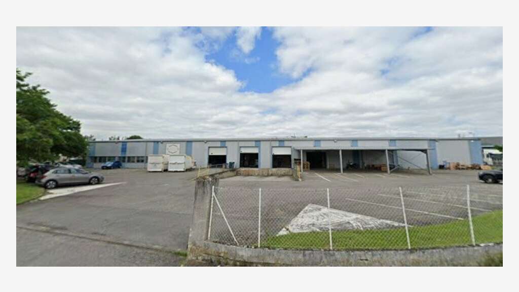 Entrepôt 2880m² à vendre à Tournefeuille
